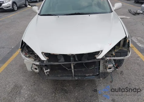 2004 Toyota Camry Le V6/Xle V6 from USA, damaged, VIN 4T1BF32KX4U067741